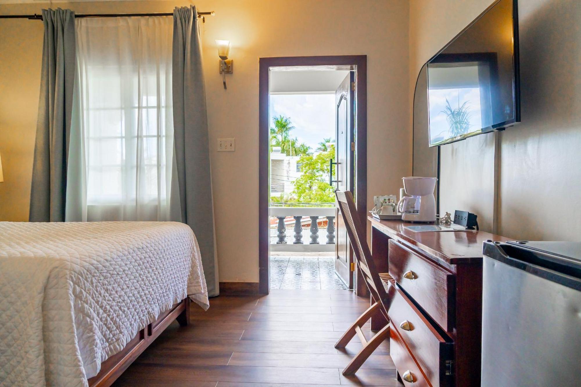 Travellers Beach Resort Negril Exterior photo