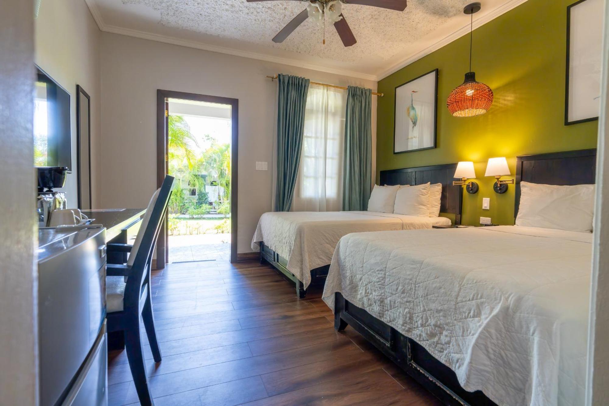 Travellers Beach Resort Negril Exterior photo