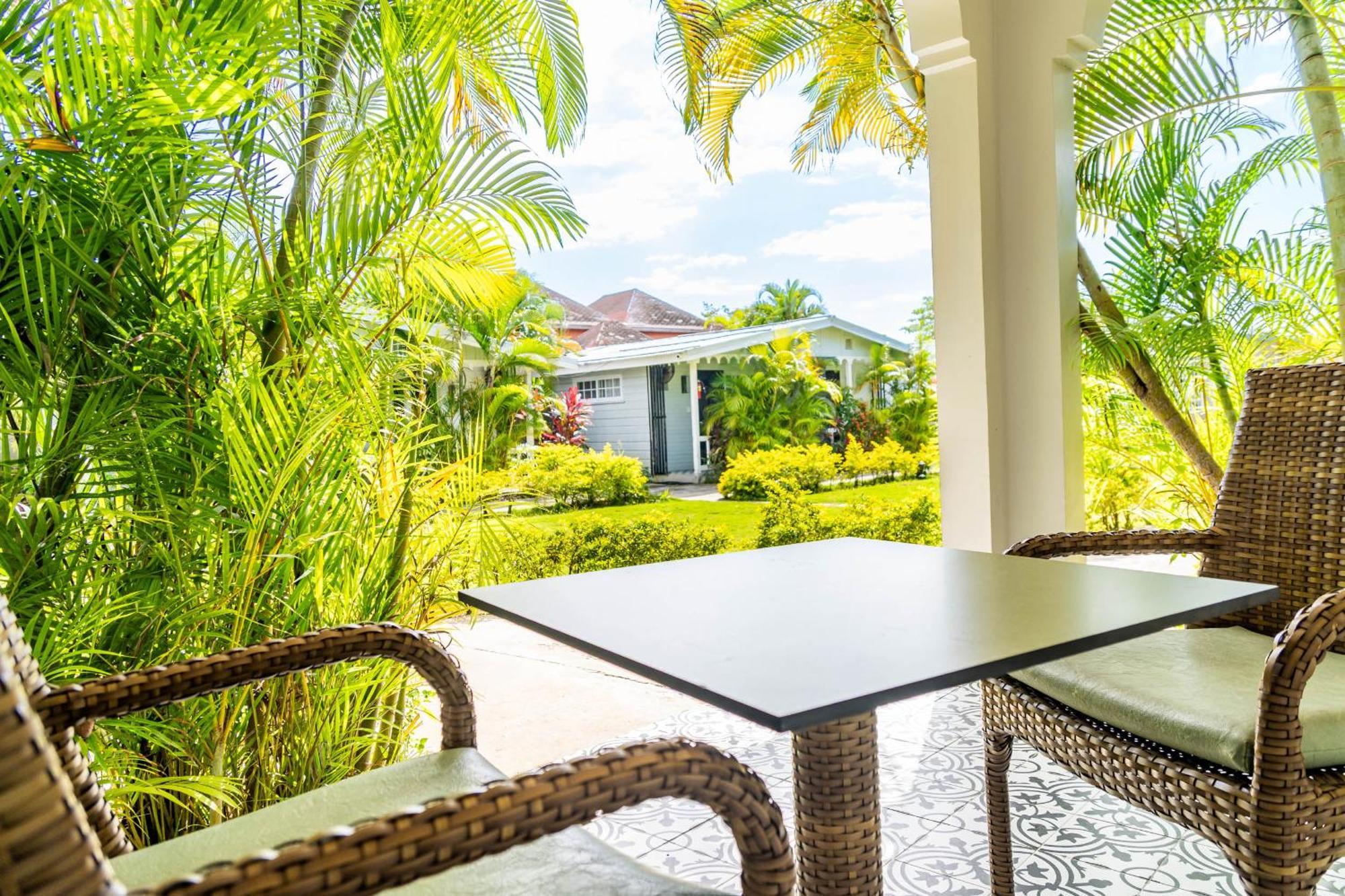 Travellers Beach Resort Negril Exterior photo